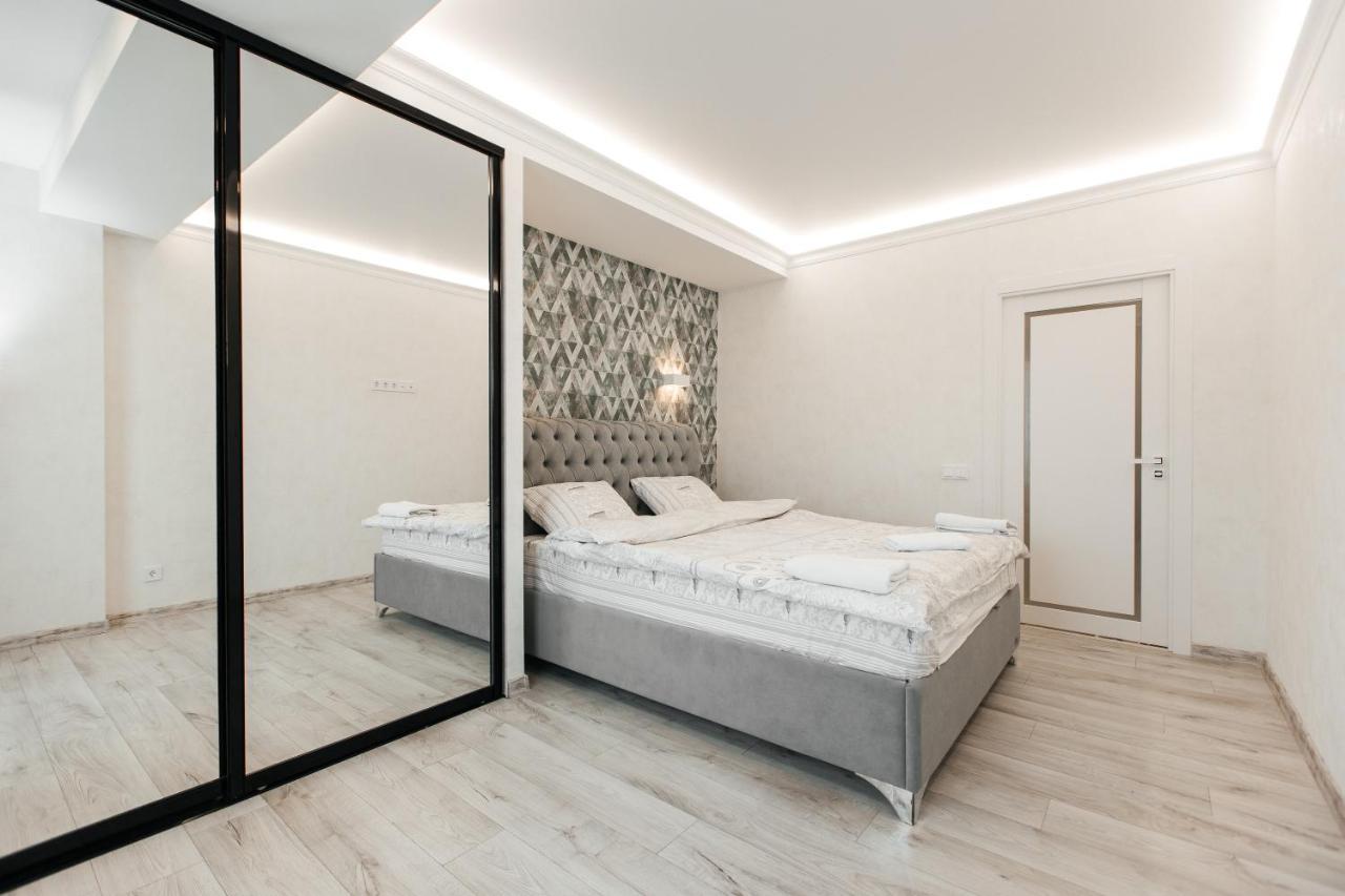 Luxury Apartment Chişinau Exteriör bild