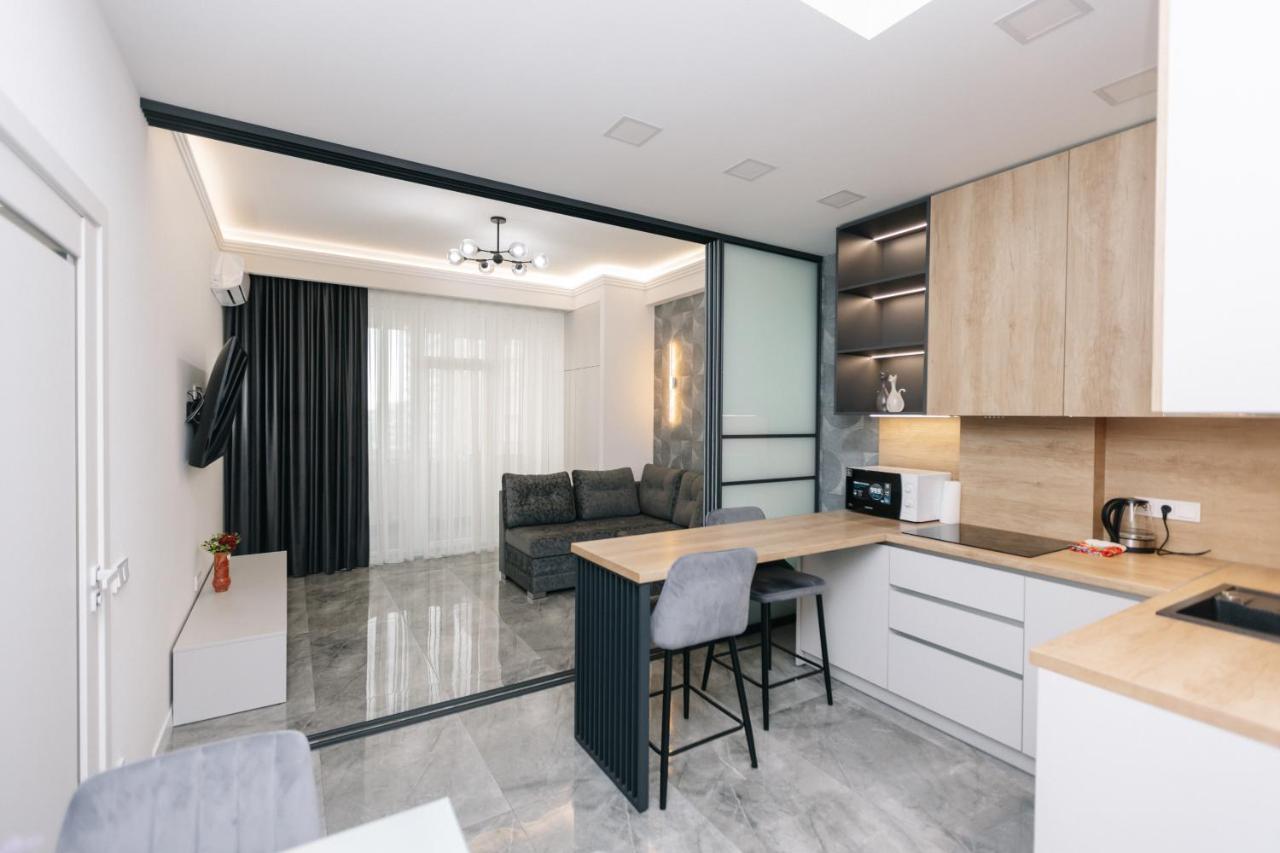 Luxury Apartment Chişinau Exteriör bild